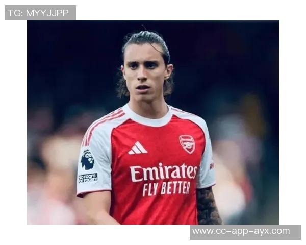 英超官方调查卡拉菲奥里在最佳左后卫中名次如何引发热议