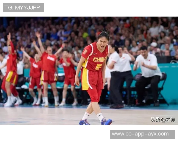 总助攻历史第二的传奇前锋41岁仍能砍下26分10助攻令人怀念辉煌岁月