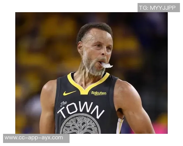 岁月如歌白发渐显詹姆斯与库里媒体日采访照引发球迷感慨